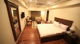 Diplomat Hotel
