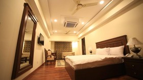 Diplomat Hotel