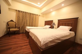 Diplomat Hotel