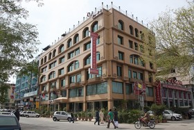 Envoy Continental Hotel