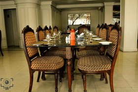 Envoy Continental Hotel
