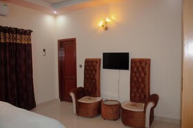 Holyzen Guest House Islamabad