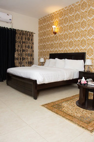 Livin Hub Guest House