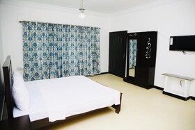 Lux Lounge Guest House