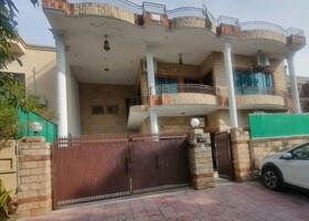 Lux Lounge Guest House