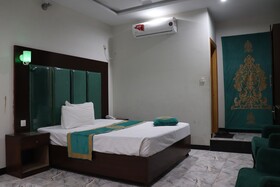 Manat Hotel