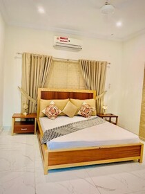 New Airport Lodge