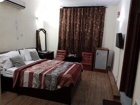 Premier Lodge