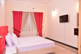 Redbury Guest House