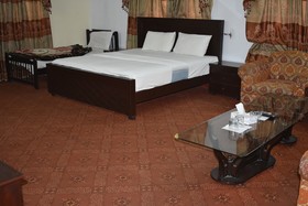 Savanna Inn