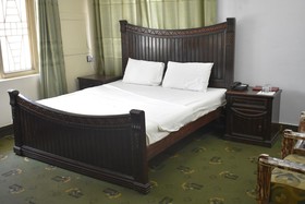 Savanna Inn
