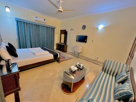 Step Inn Guest House