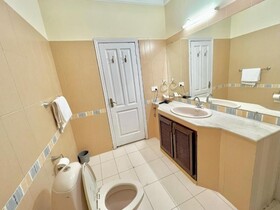 Step Inn Guest House