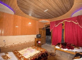 Golden Star Hotel