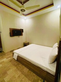 Hotel Bed & Rest
