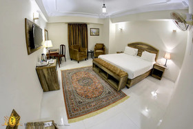 Hotel Crown Inn