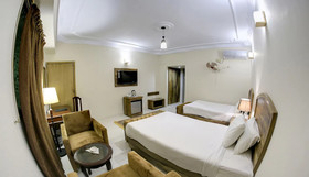 Hotel Crown Inn