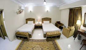 Hotel Crown Inn
