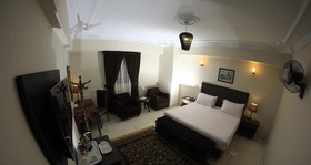 Hotel Crown Inn