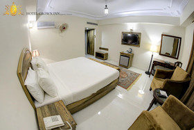 Hotel Crown Inn