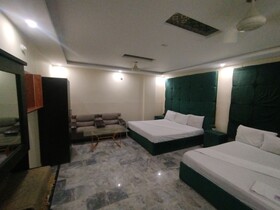 Hotel Crown Plaza