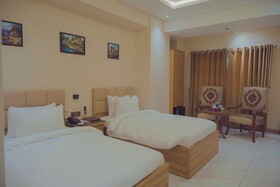 Hotel Pearl Inn