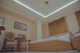 Hotel Pearl Inn