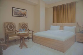 Hotel Pearl Inn