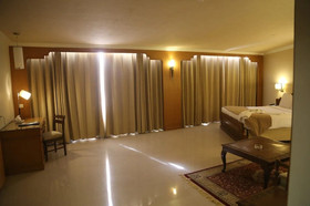 Regent Plaza Hotel & Convention Center