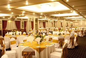 Regent Plaza Hotel & Convention Center