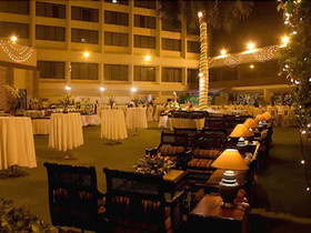 Regent Plaza Hotel & Convention Center