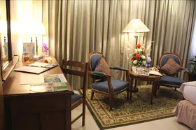 Regent Plaza Hotel & Convention Center