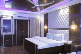 Seashell Grand Hotel