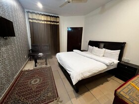 The R Hotels