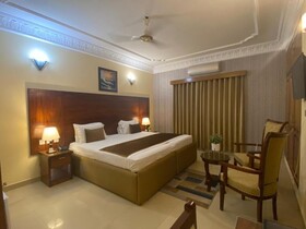World Inn Karachi