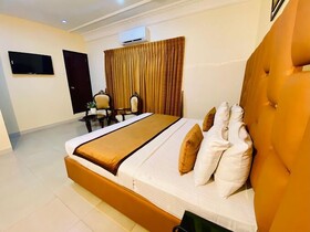 World Inn Karachi