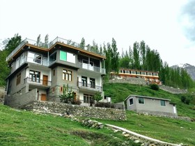 Hunza Lounge