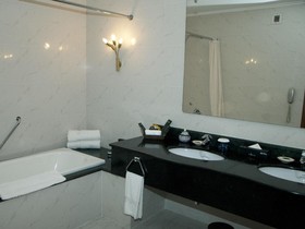 Avari Hotel Lahore