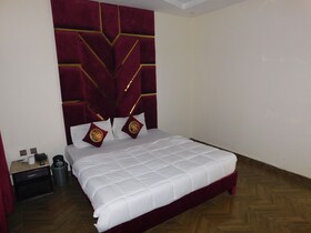 Empire Hotel