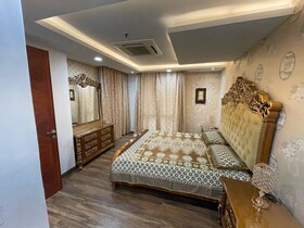 Goldcrest Apartments