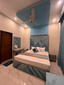 Gulberg Inn Hotel