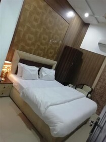 Helen Suites Hotel