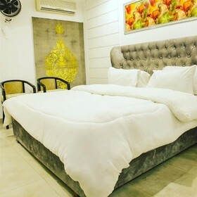 Helen Suites Hotel