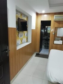 Helen Suites Hotel