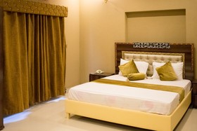 Hotel Days Inn Two
