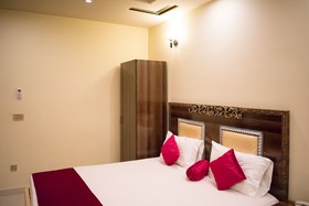 Hotel Days Inn Two
