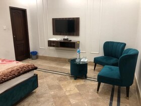 Hotel Five Season
