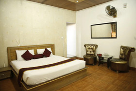 Hotel Premier Inn Davis Road