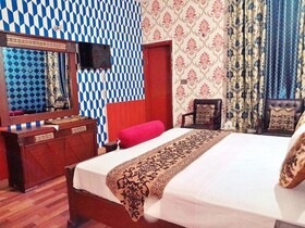 Hotel Rose One Lahore