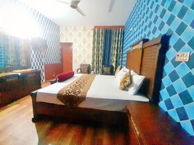 Hotel Rose One Lahore
